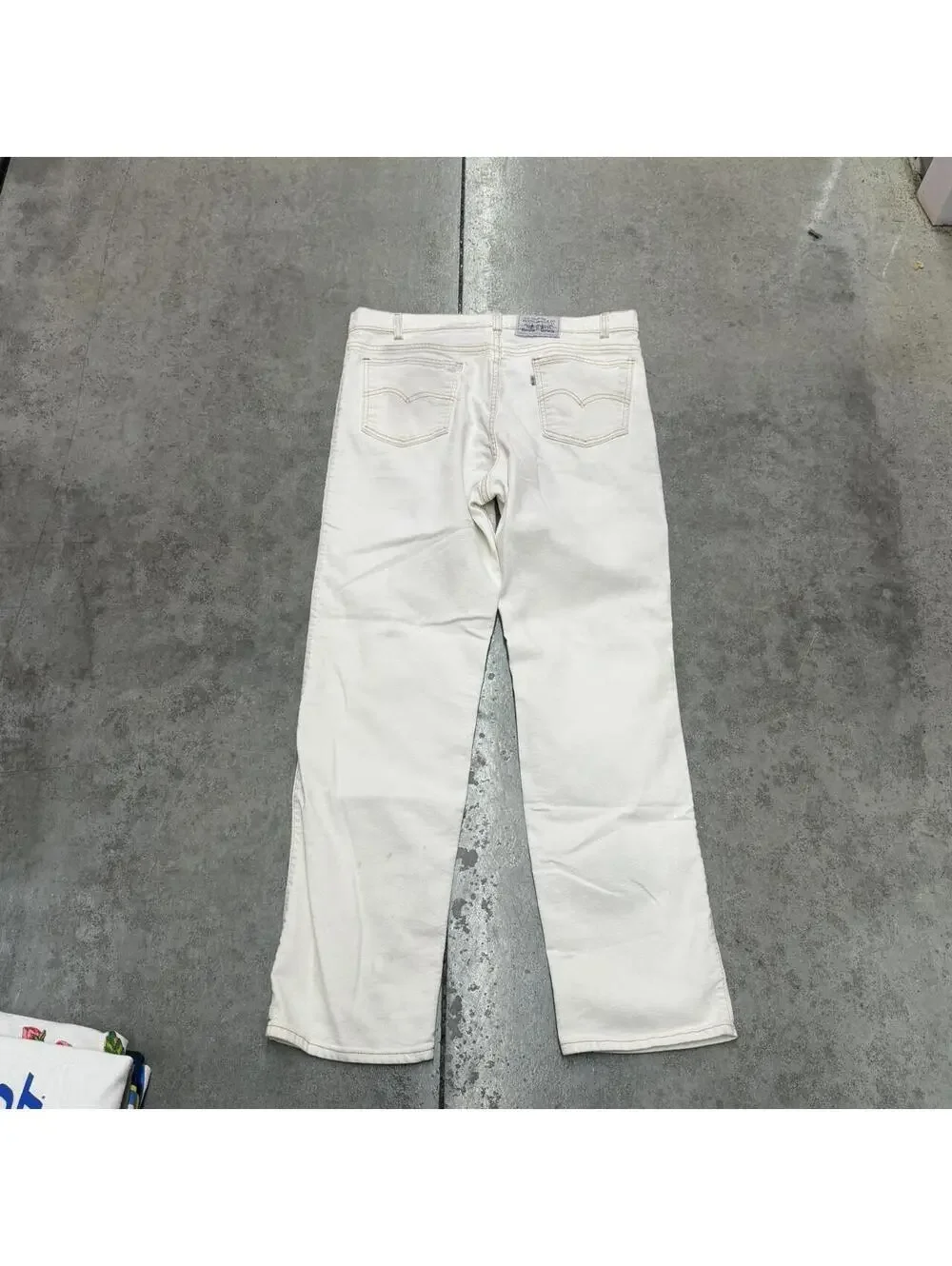 vintage levis made in usa white relaxed baggy fit jeans size 36 x 32